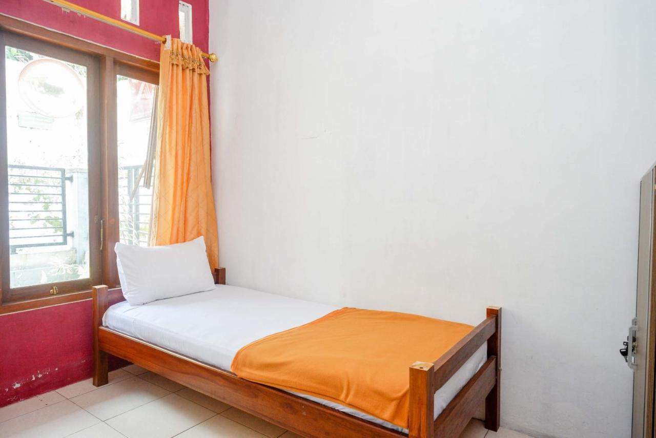 Koolkost Syariah Near Malioboro Area Hostel Γιογκιακάρτα Εξωτερικό φωτογραφία