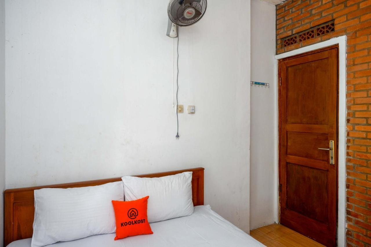 Koolkost Syariah Near Malioboro Area Hostel Γιογκιακάρτα Εξωτερικό φωτογραφία