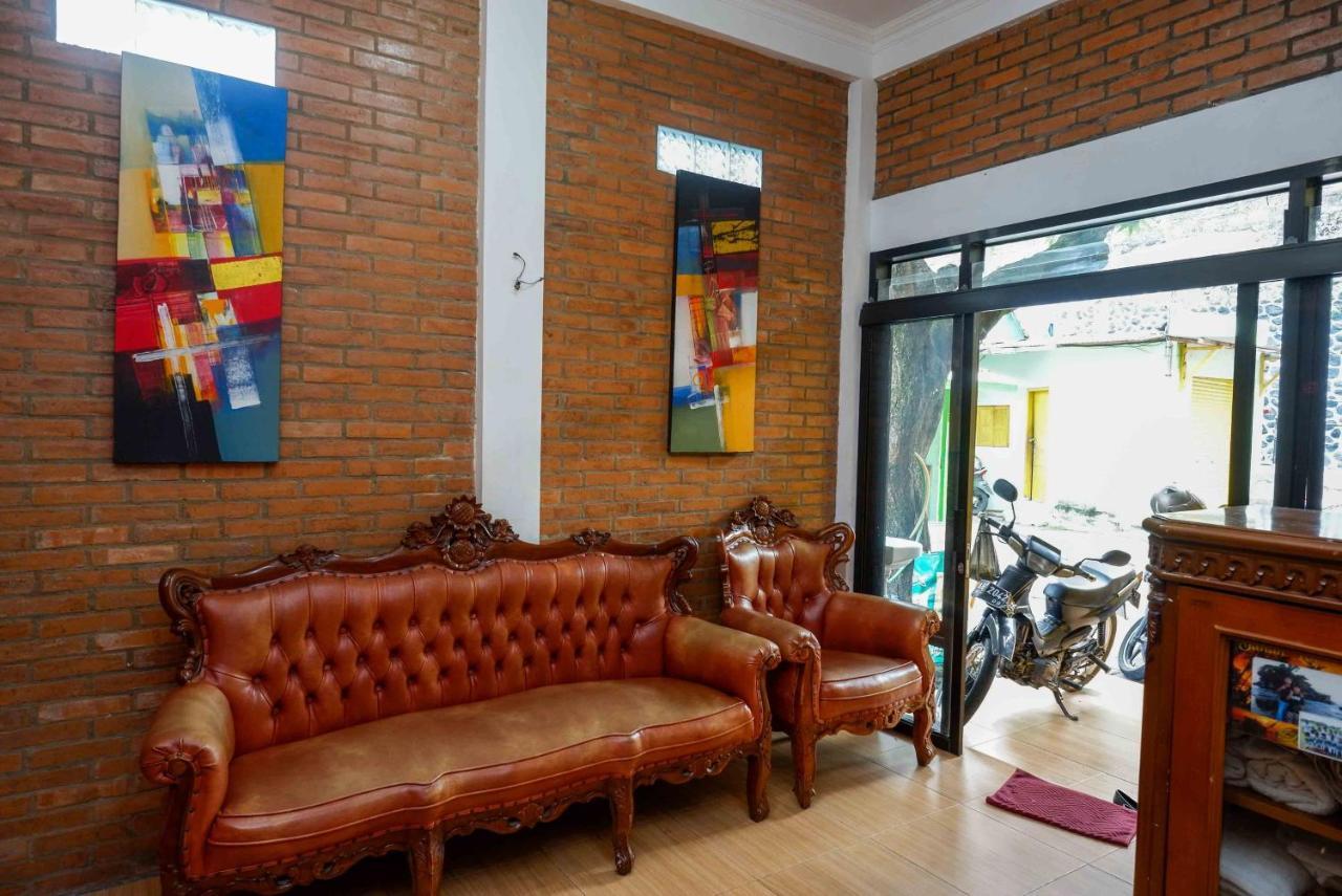 Koolkost Syariah Near Malioboro Area Hostel Γιογκιακάρτα Εξωτερικό φωτογραφία