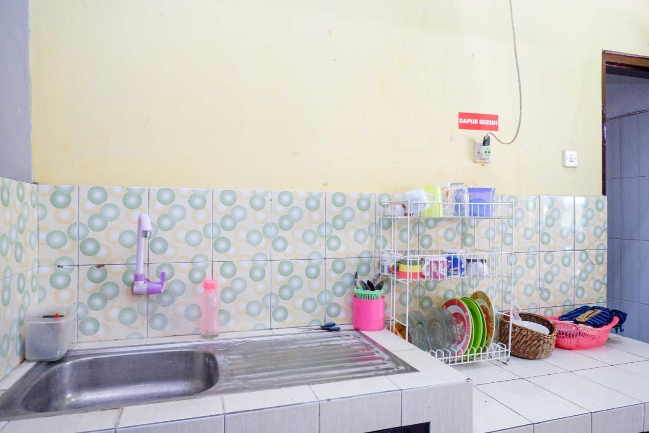 Koolkost Syariah Near Malioboro Area Hostel Γιογκιακάρτα Εξωτερικό φωτογραφία