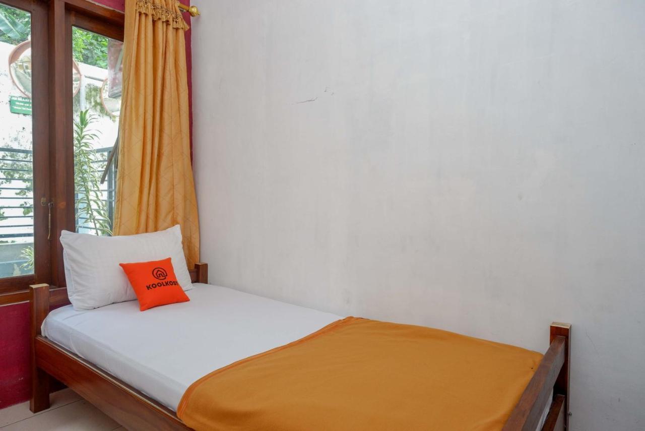Koolkost Syariah Near Malioboro Area Hostel Γιογκιακάρτα Εξωτερικό φωτογραφία